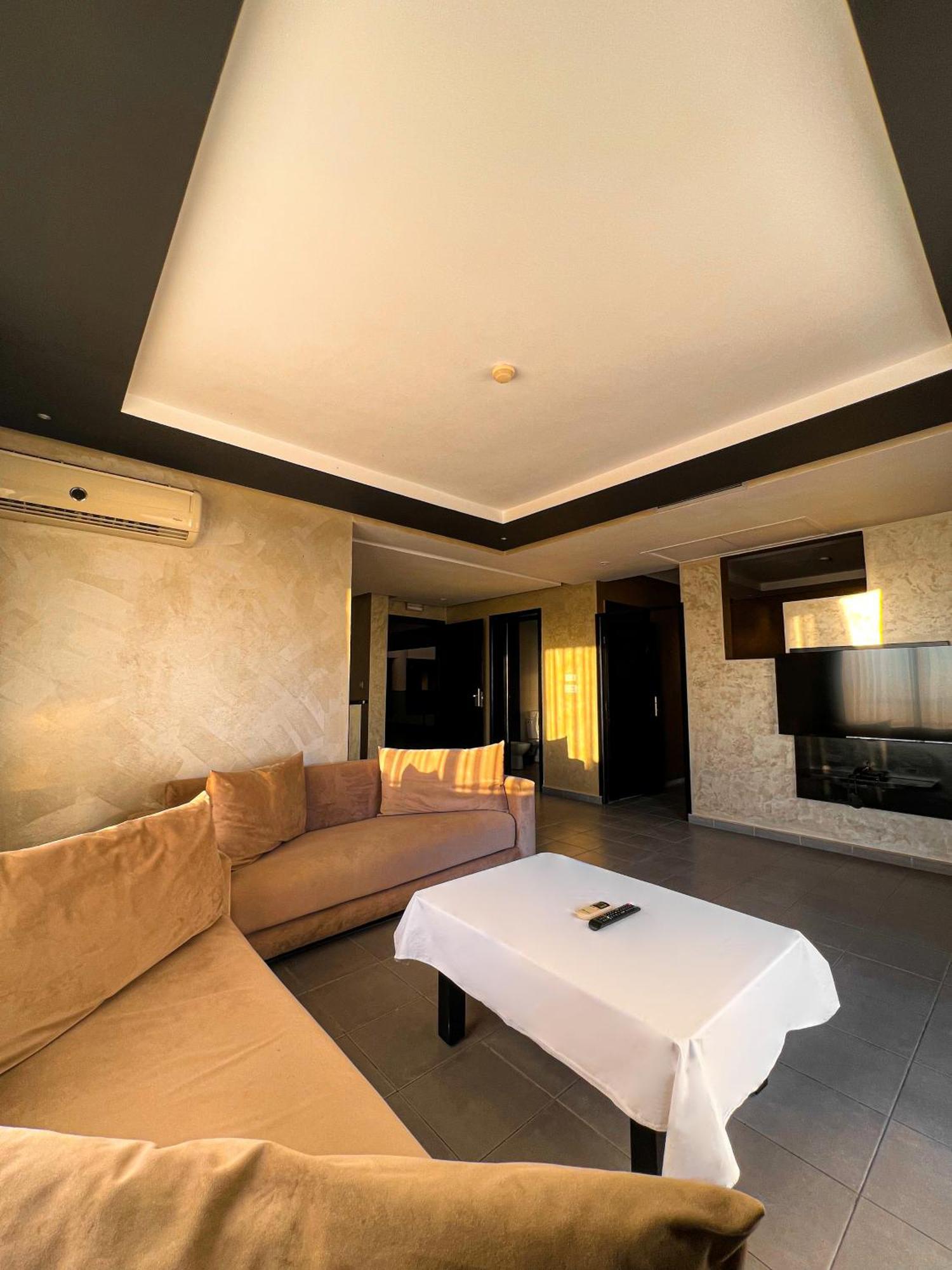 La Adults Only Hotel