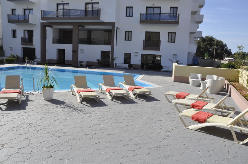 La Adults Only Hotel 3*